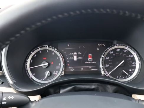 Used 2022 Toyota Highlander XLE image 16