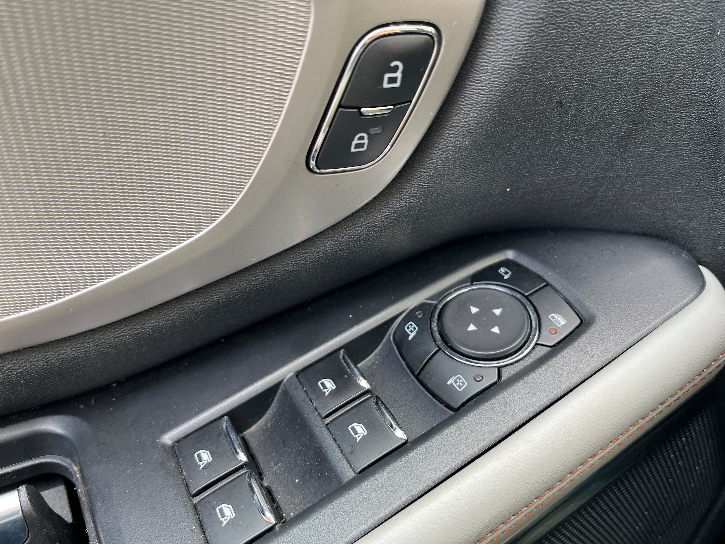 Used 2025 Ford Expedition Active AWD/4WD image 24