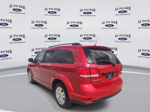 Used 2019 Dodge Journey SE w/ Connectivity Group FWD image 3