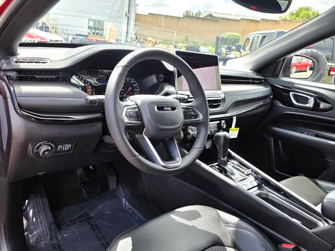 New 2025 Jeep Compass Latitude w/ Altitude Special Edition image 10