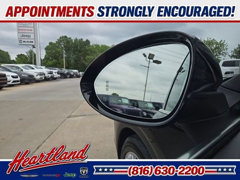 Used 2024 Porsche Cayenne w/ Premium Package AWD/4WD image 27