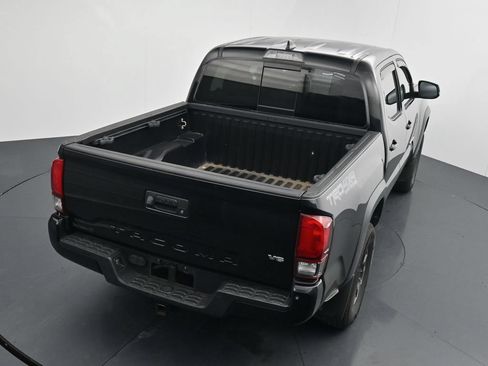 Used 2018 Toyota Tacoma TRD Off-Road w/ Technology Package AWD/4WD image 14