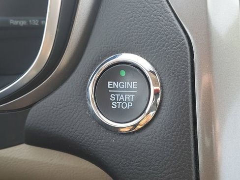 Used 2019 Ford Fusion SEL image 20