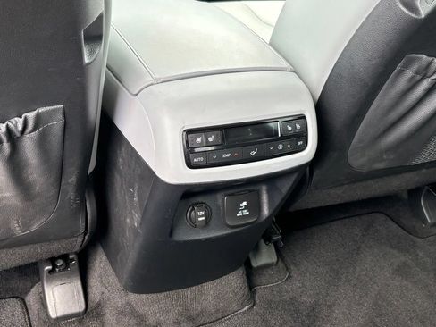 Used 2025 Hyundai Palisade SEL FWD image 17