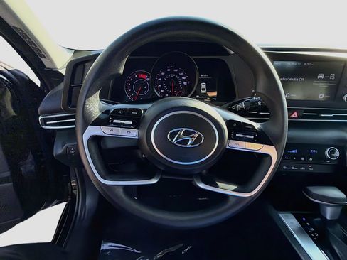 Used 2023 Hyundai Elantra SEL FWD image 10
