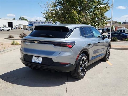 Used 2025 Chevrolet Equinox EV LT FWD image 3
