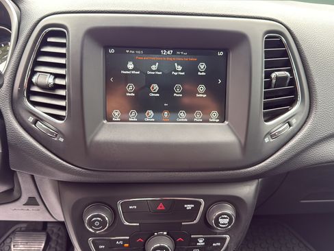 Used 2018 Jeep Compass Latitude w/ Popular Equipment Group AWD/4WD image 24