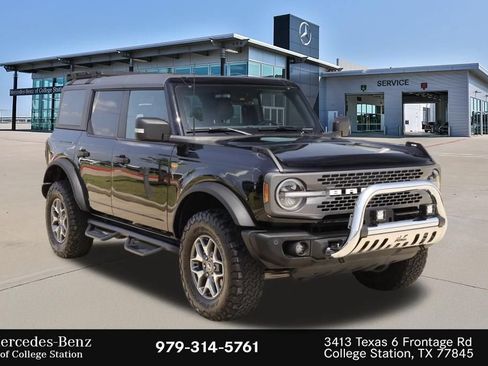 Used 2023 Ford Bronco Badlands AWD/4WD image 3