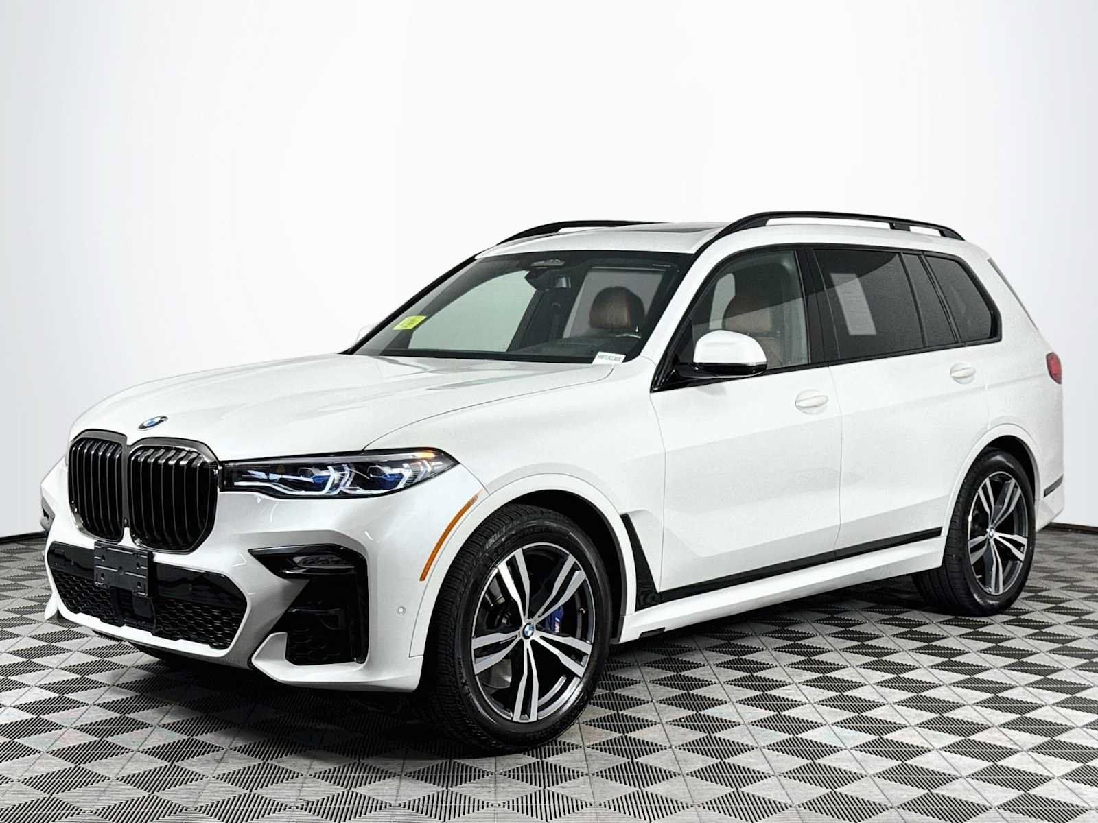 Used 2020 BMW X7 M50i AWD/4WD image 1