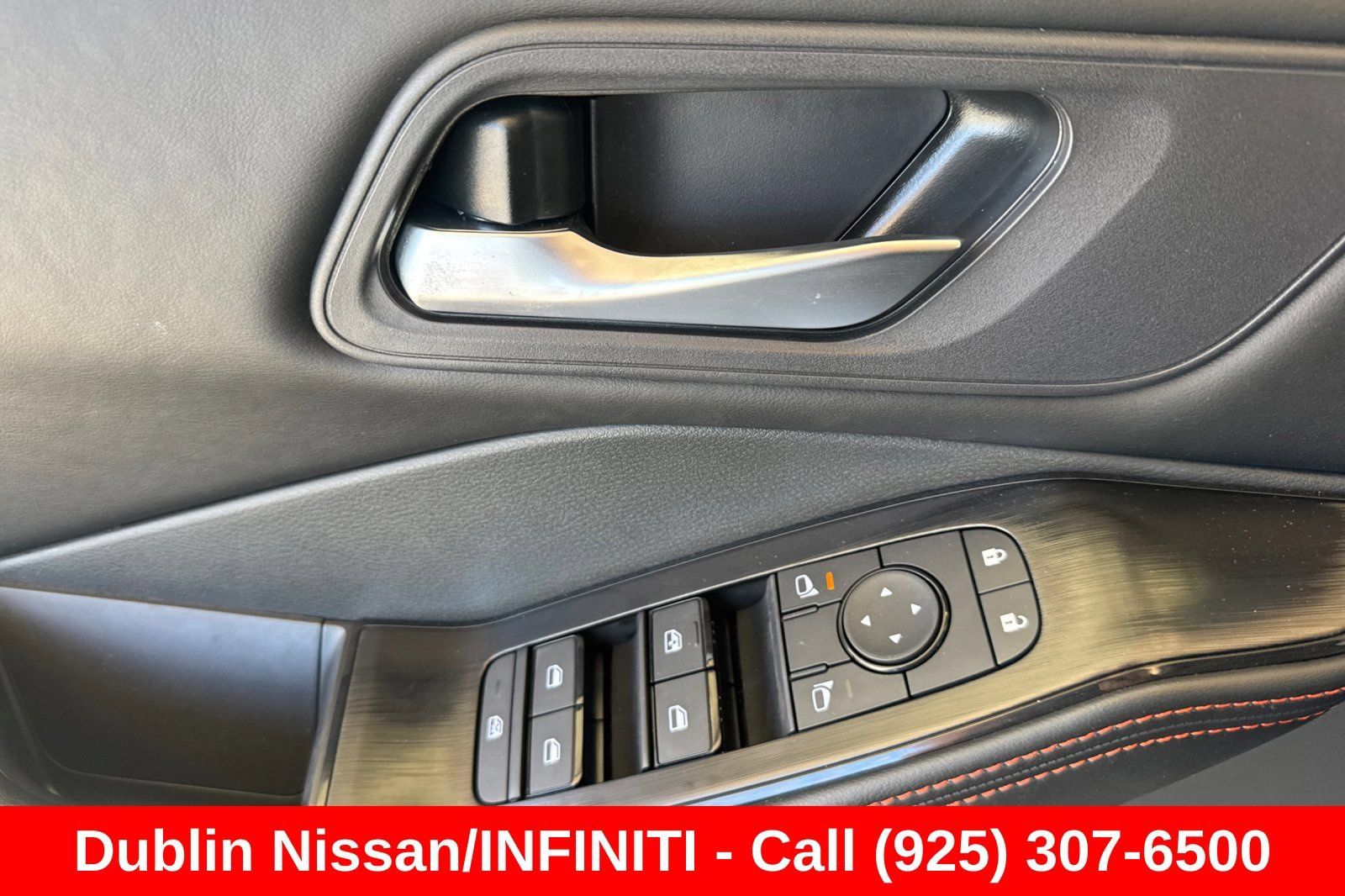 Used 2025 Nissan Rogue SV AWD/4WD image 12