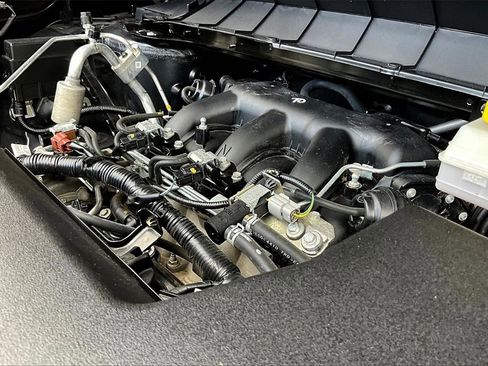 Used 2024 Nissan Pathfinder SV image 33