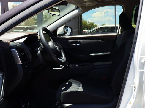 Used 2023 Nissan Rogue SV FWD image 37