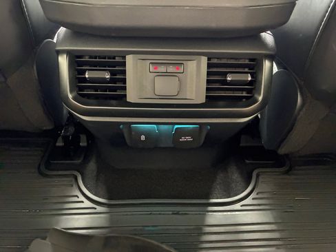 Certified 2023 Ford F150 Raptor w/ Raptor Carbon Fiber Package AWD/4WD image 32