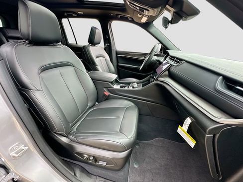 New 2025 Jeep Grand Cherokee Limited 4xe image 31