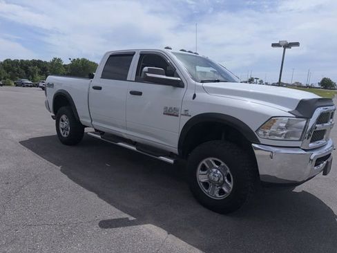Used 2018 RAM 2500 Tradesman w/ Chrome Appearance Group AWD/4WD image 8