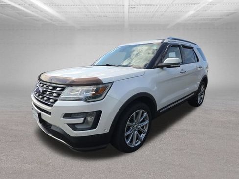 Used 2016 Ford Explorer Limited w/ Equipment Group 303A AWD/4WD image 3