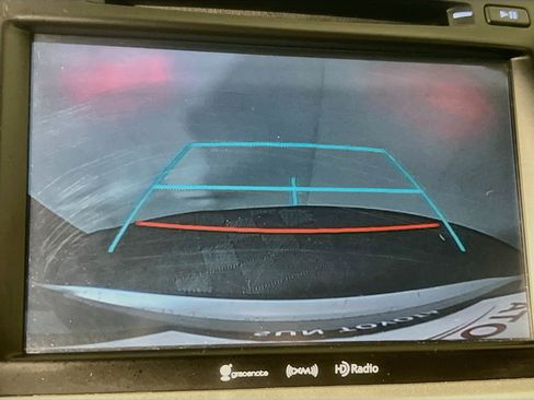 Used 2018 Toyota Highlander SE FWD image 28