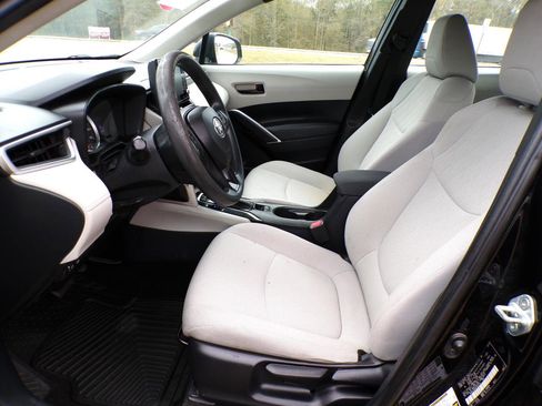 Used 2022 Toyota Corolla Cross L FWD image 30