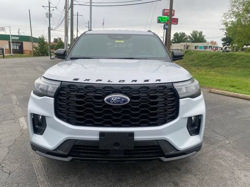 New 2026 Ford Explorer ST-Line RWD image 2