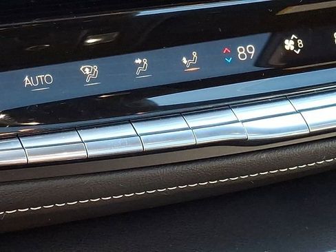 Certified 2024 Cadillac Escalade ESV Premium Luxury image 22