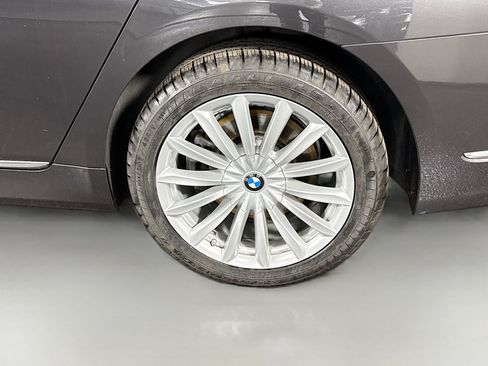 Used 2022 BMW 740i RWD image 37