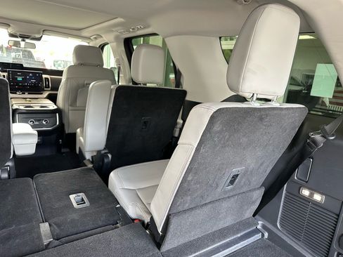 Certified 2025 Ford Expedition Active AWD/4WD image 25