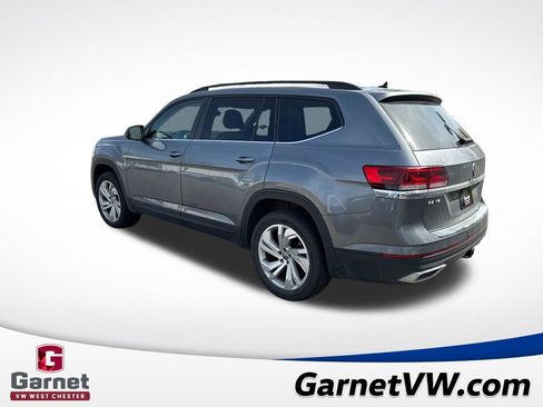 Used 2023 Volkswagen Atlas SE w/ Panoramic Sunroof Package image 3