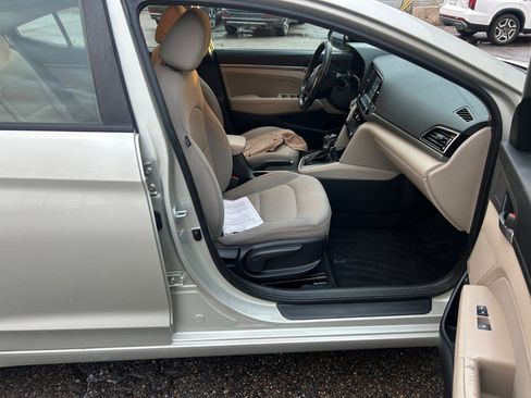 Used 2017 Hyundai Elantra SE w/ SE A/T Tech Package 03 image 34