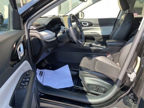 Certified 2022 Jeep Compass Limited image 21