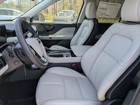 New 2026 Lincoln Aviator Premiere image 10