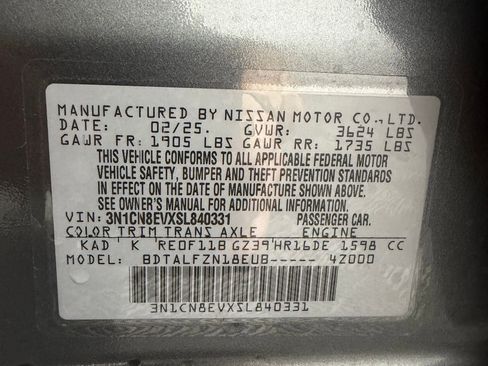 Used 2025 Nissan Versa SV FWD image 17