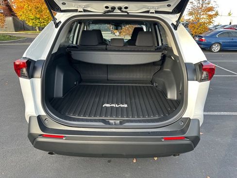 Certified 2025 Toyota RAV4 LE image 25