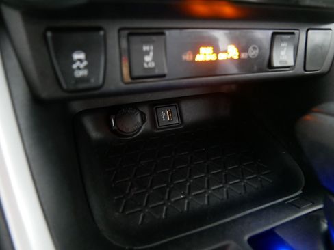 Used 2024 Toyota RAV4 XLE w/ Convenience Package AWD/4WD image 30
