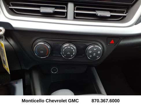 Used 2025 Chevrolet Trax LS w/ Driver Confidence Package image 13