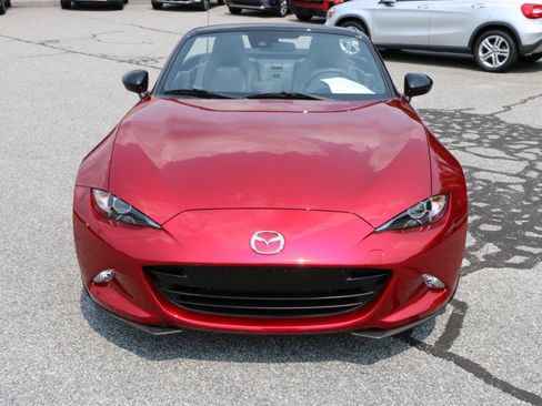 Used 2023 MAZDA MX-5 Miata Sport RWD image 11