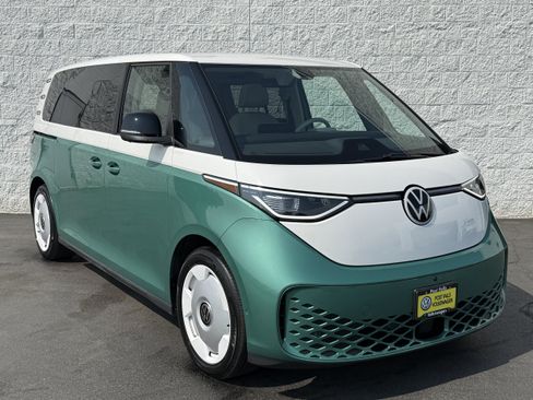 Used 2025 Volkswagen ID. Buzz 1st Edition AWD/4WD image 4