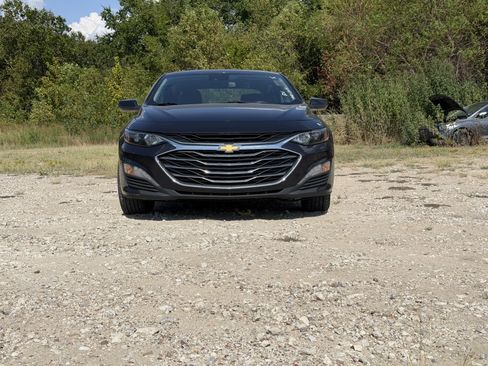 Used 2023 Chevrolet Malibu LT FWD image 2