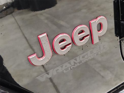 Used 2021 Jeep Wrangler Unlimited Rubicon AWD/4WD image 32