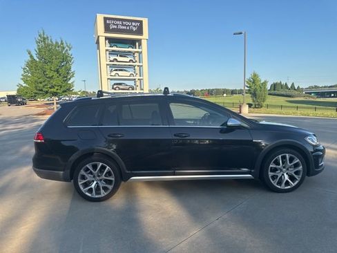 Used 2018 Volkswagen Golf Alltrack SEL AWD/4WD image 3