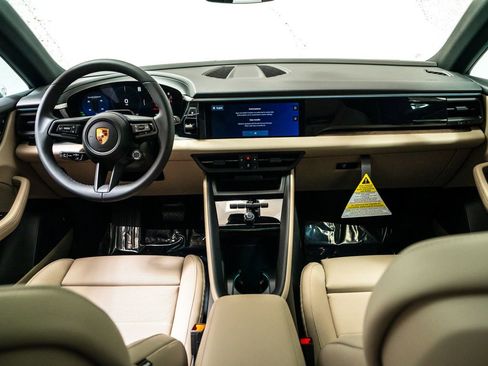 New 2026 Porsche Macan 4 Electric image 22