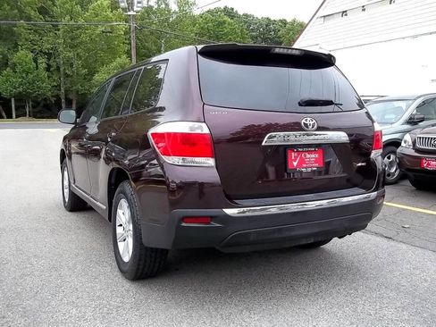 Used 2012 Toyota Highlander 4WD w/ Tow Pkg image 2