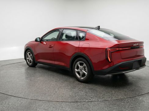 Used 2025 Kia K4 LXS FWD image 6