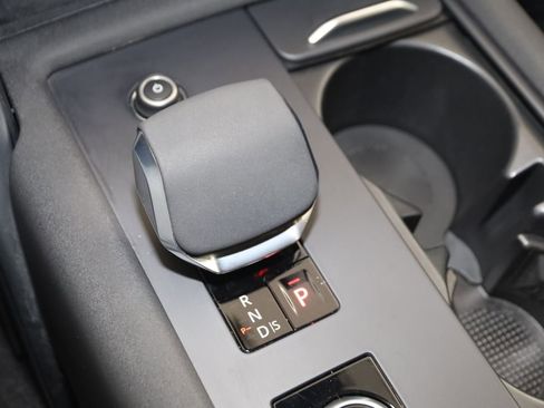Used 2023 Land Rover Discovery S R-Dynamic AWD/4WD image 7