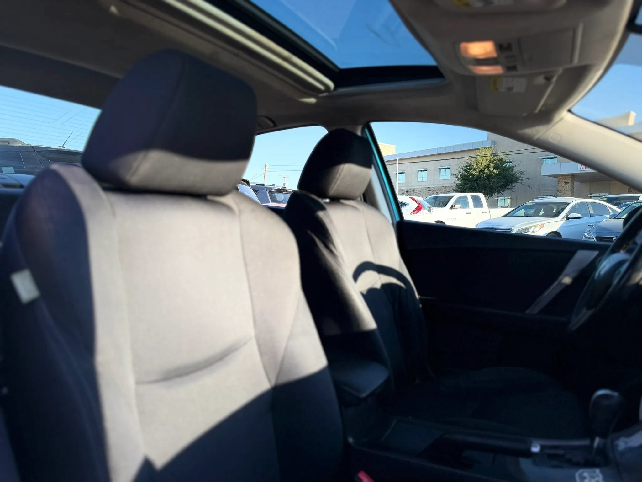 Used 2010 MAZDA MAZDA3 s Sport FWD image 23