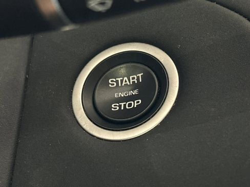 Used 2025 Land Rover Range Rover Velar Dynamic SE image 23