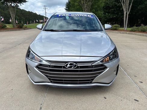 Used 2020 Hyundai Elantra SE FWD image 2