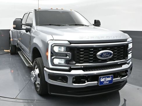 Used 2024 Ford F350 Lariat image 3