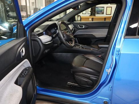 Used 2024 Jeep Compass Latitude AWD/4WD image 9