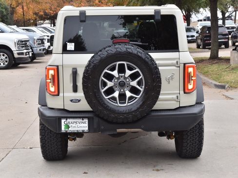 Certified 2025 Ford Bronco Badlands image 9