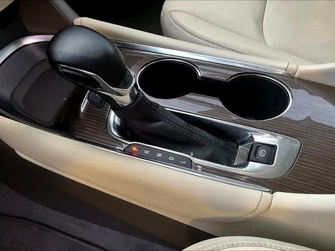 Used 2024 Chevrolet Malibu LT image 16